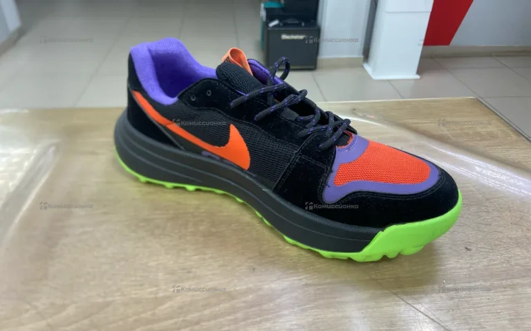 Кроссовки Nike ACG 43
