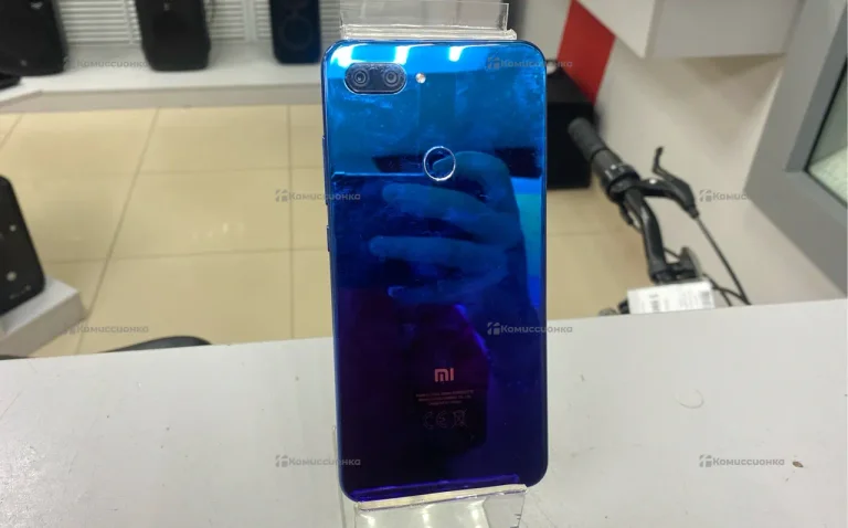 Xiaomi Mi 8 Lite 4/64 ГБ