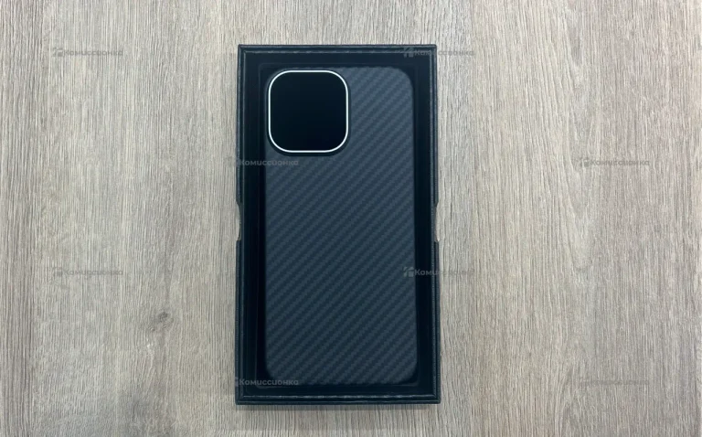 Чехол FC Карбон для Iphone 16 Pro Max - Лесенка