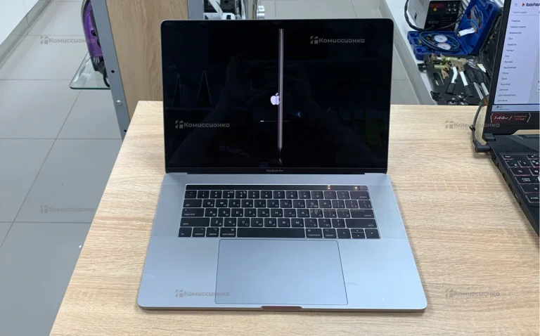 Ноутбук  MacBook Pro 15 (2017)