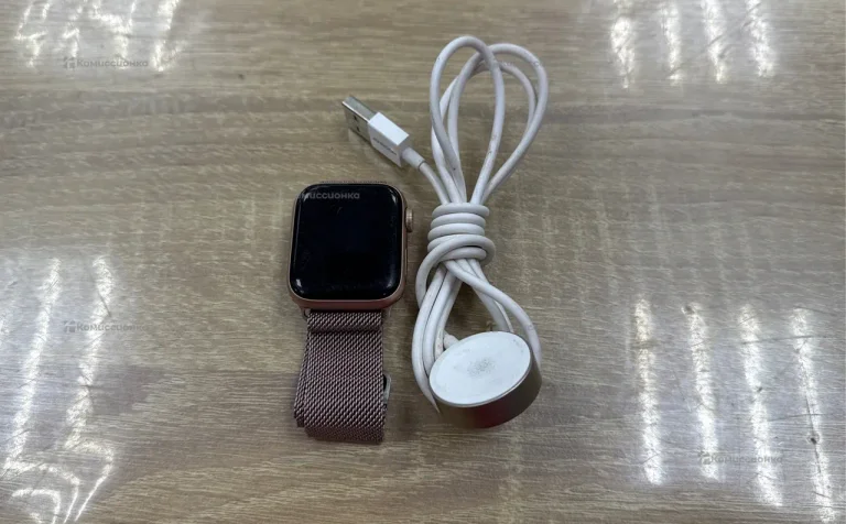 Часы  Apple Watch SE 40mm