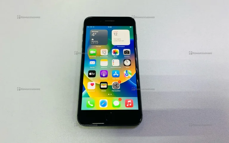 Apple iPhone 8 Plus 3/64 ГБ