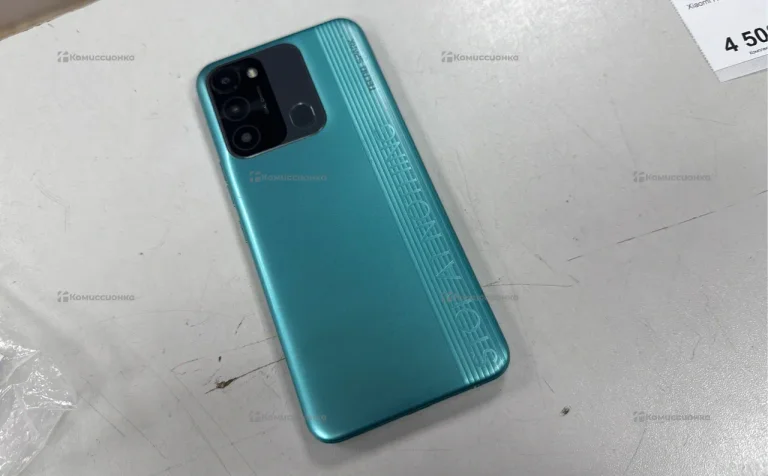 Tecno Spark 8C 4/64 ГБ