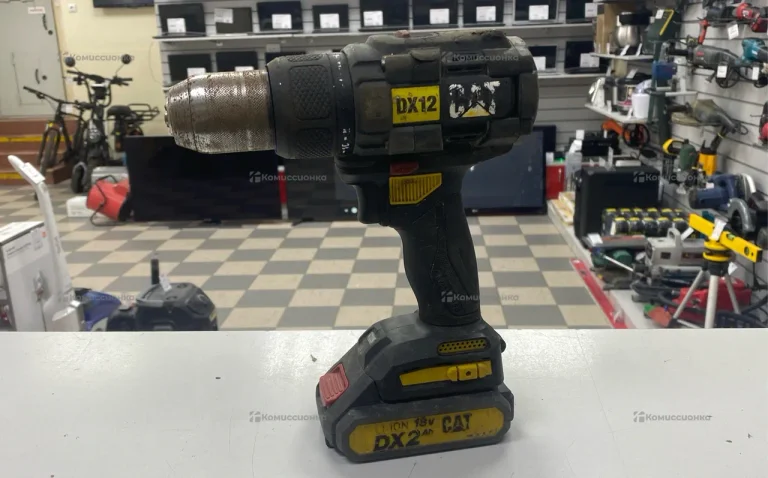 Дрель-шуруповерт DX12