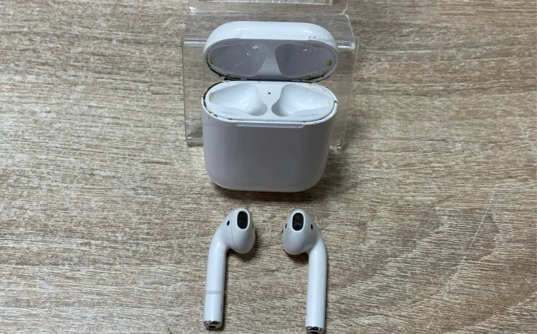 Наушники Apple AirPods
