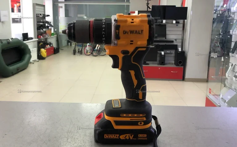 шуруповерт реплика Dewalt