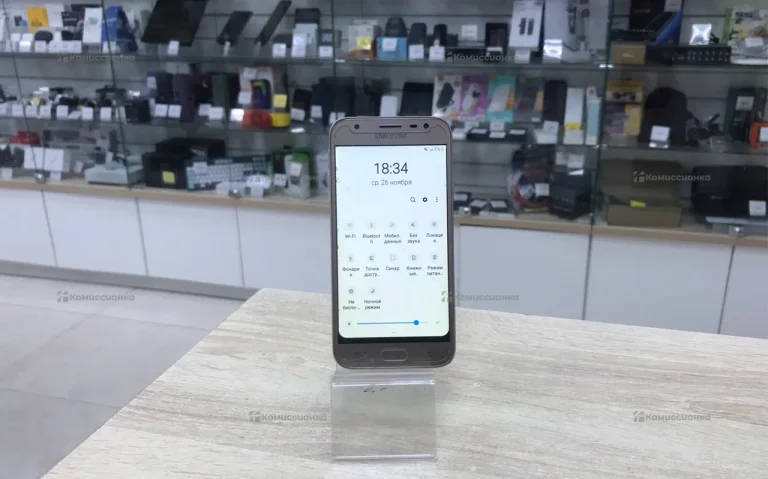 Samsung Galaxy J3 (2017) 2/16 ГБ