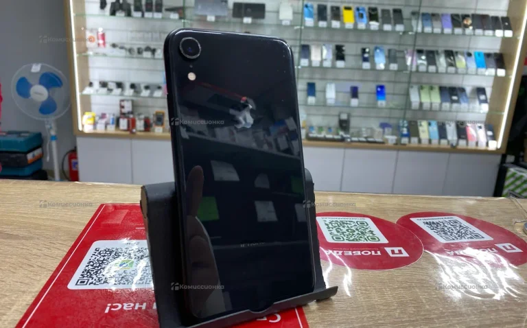 Apple iPhone XR 3/64 ГБ