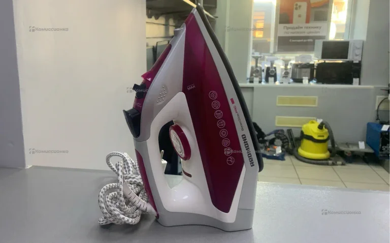 Утюг Redmond RI-C266