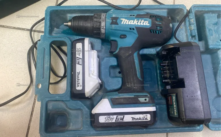 Аккумуляторная дрель-шуруповерт Makita DF488D