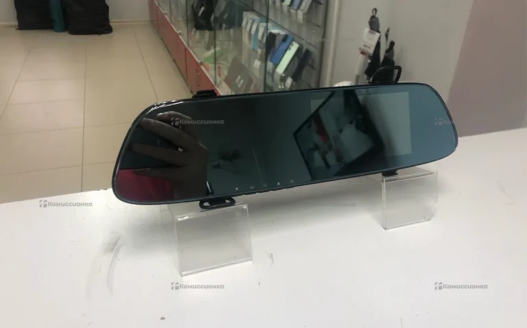 Видеорегистратор  Dexp Mirror Discovery