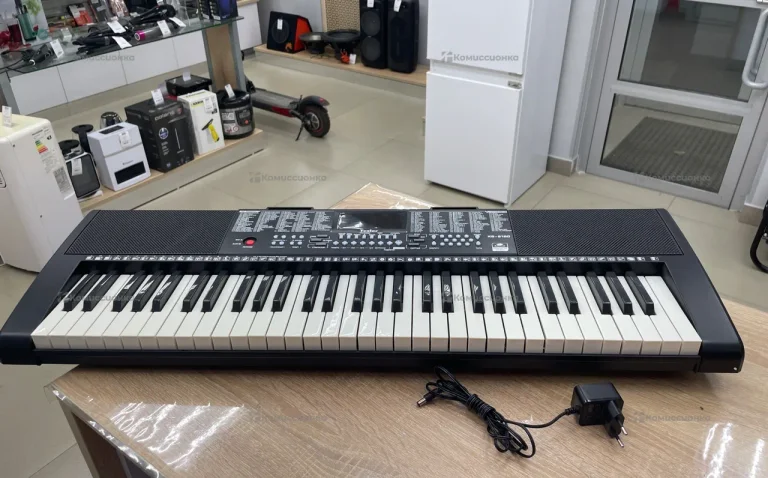 Синтезатор Tesler KB-6150