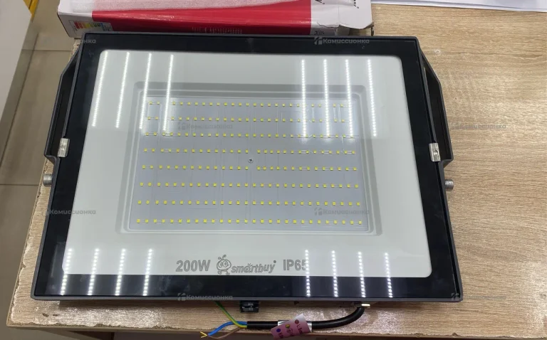 Светодиодный прожектор smartbuy IP65 200вт