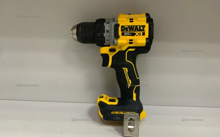 Аккумуляторная дрель-шуруповерт DeWALT DCD800