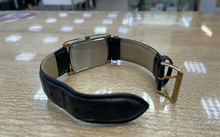 Часы  Romanson DL4108NM