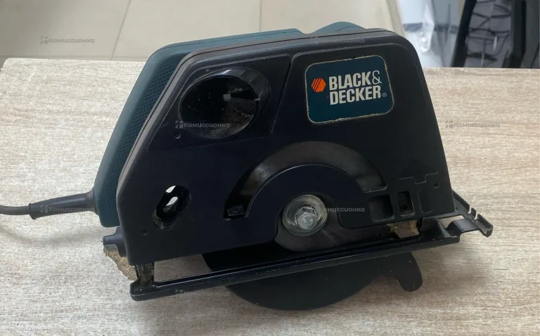 Дисковая пила Black Decker