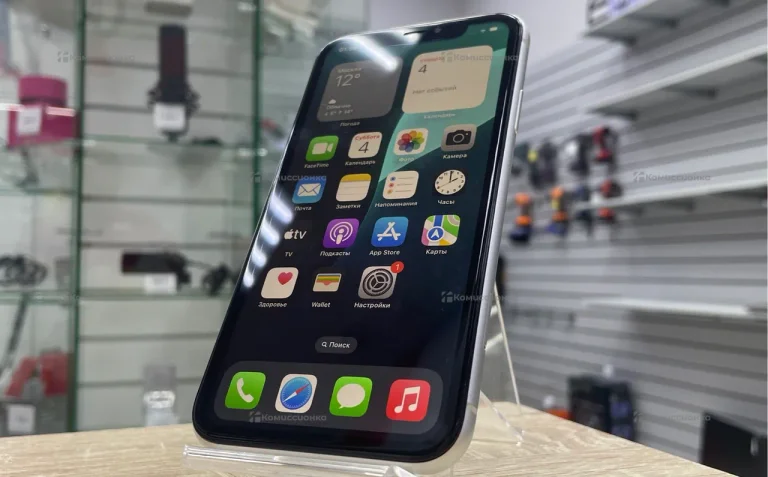 Apple iPhone XR 3/128 ГБ