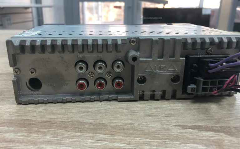 Автомагнитола Aura AMH-530BT