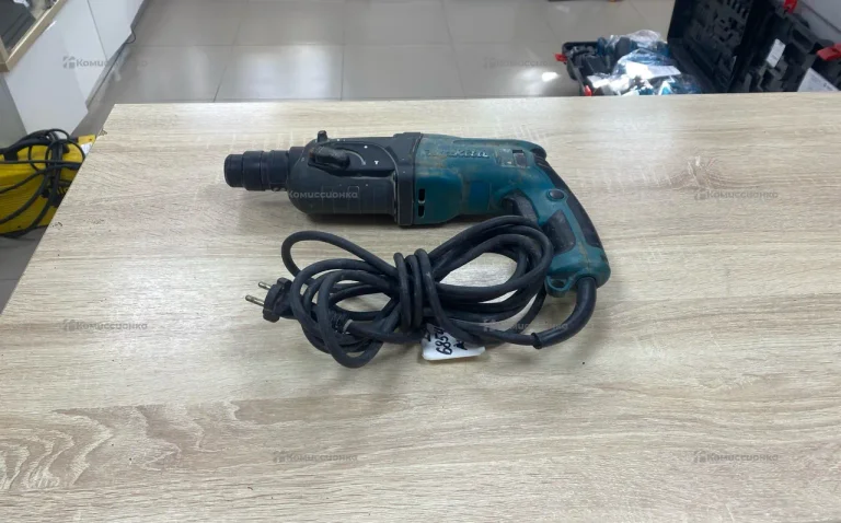 Перфоратор Makita 2470.