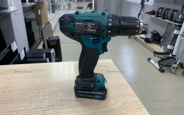 Дрель шуруповерт Makita DF333D