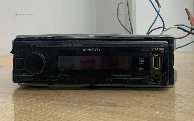 Автомагнитола  KENWOOD KMM-105