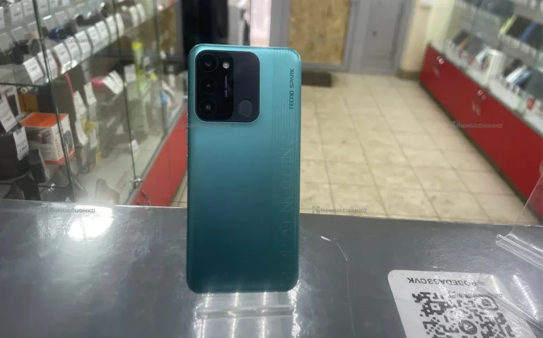 Tecno Spark 8C 3/64 ГБ