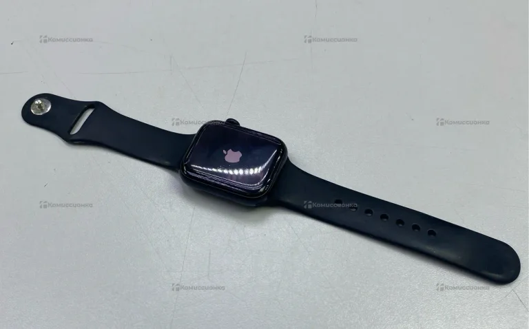 Часы  Apple Watch SE 2024
