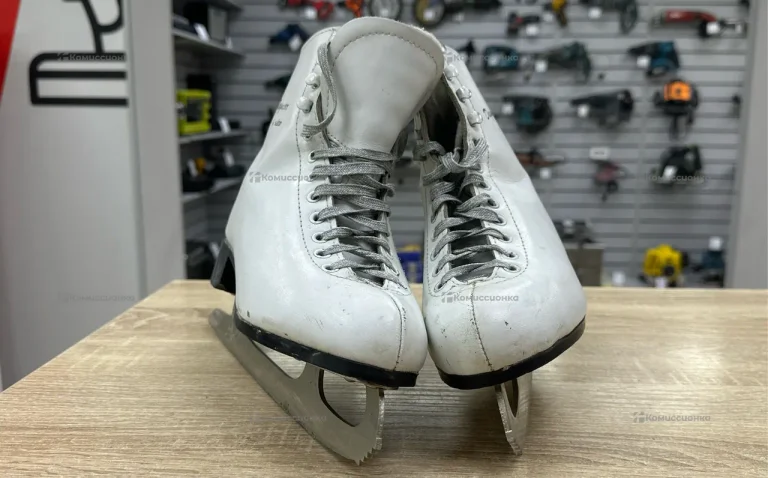 Коньки фигурные 39-40