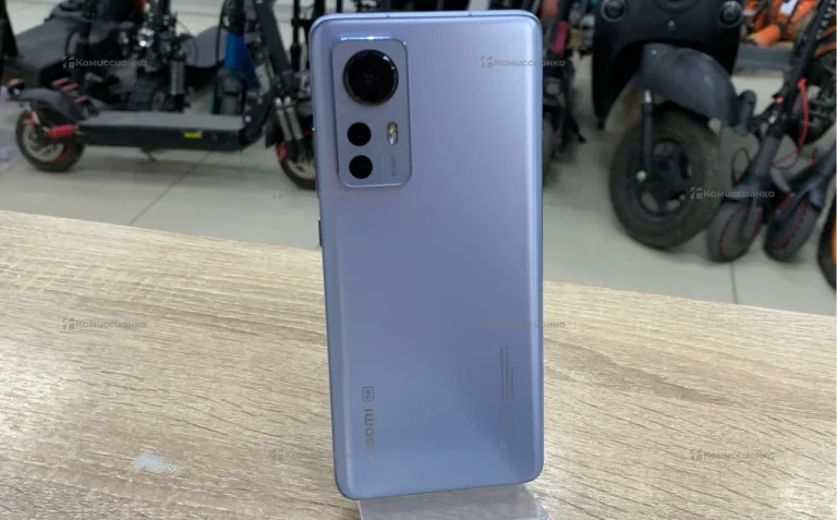 Xiaomi 12 8/128 ГБ