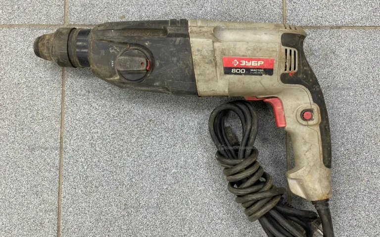 Перфоратор Зубр П-26-800