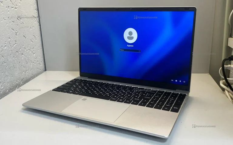 Ноутбук  default string p142