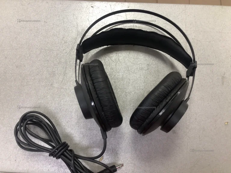 Проводные наушники AKG K52