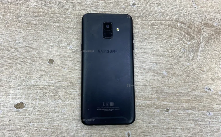 Samsung Galaxy A6 (2018) 3/32 ГБ