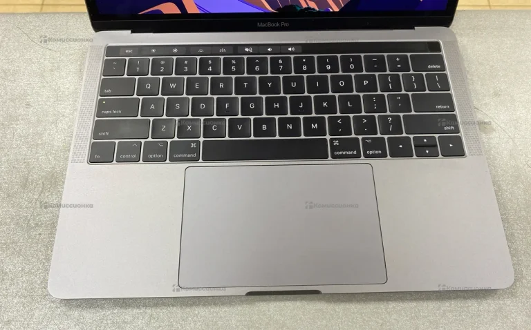 Ноутбук Apple MacBook Pro 13 2017