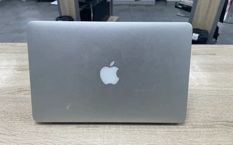 Ноутбук MacBook Air 11 Late 2010