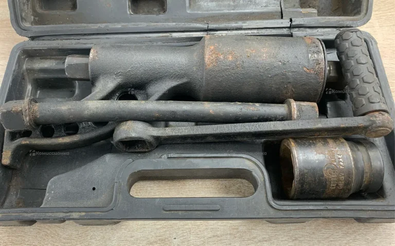 Баллонный ключ с редуктором сервис ключ