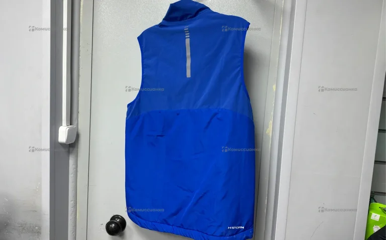 Жилетка Under Armour M