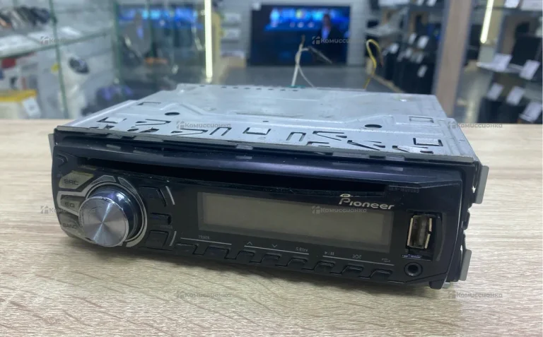 Автомагнитола  Pioneer DER-1600UBB