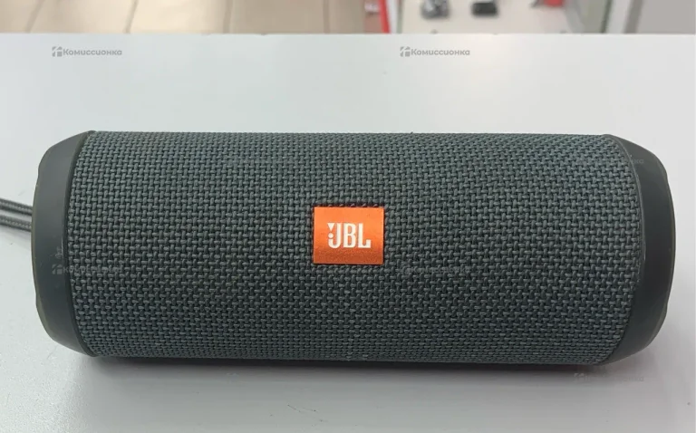 Колонка  JBL Esesential