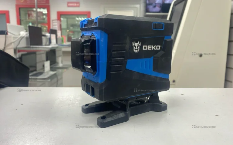 Лазерный уровень Deko LL12-HVR.