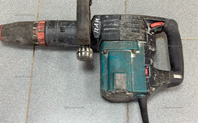 Отбойный молоток makita HM1202C
