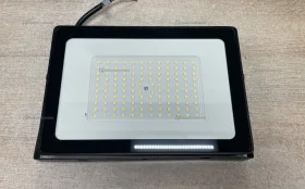 Купить Прожектор Gigant GLS-100 б/у , в Москва и область Цена:950рублей