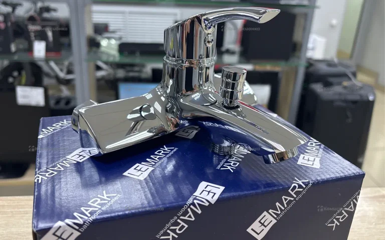 Смеситель для ванны Lemark Plus Strike LM1102C