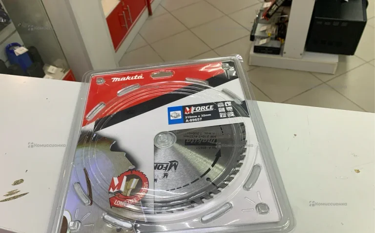Диск по дереву Makita 210*32 mm