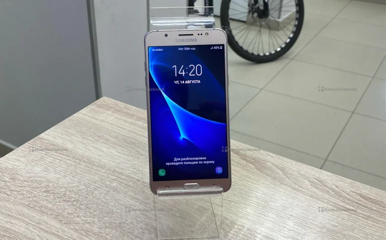 Samsung Galaxy J7 (2016) 2/16 ГБ