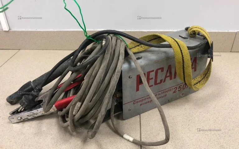 Сварочный аппарат РЕСАНТА САИ-250 (с проводами)