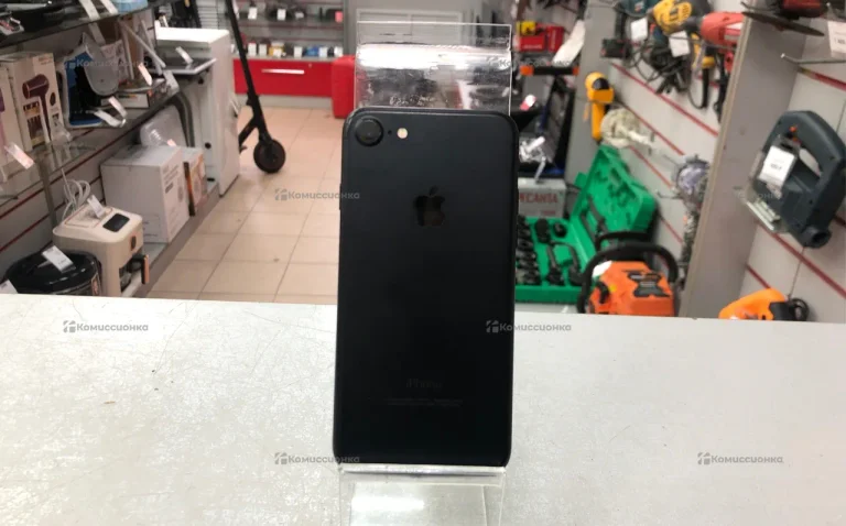 Apple iPhone 7 2/32 ГБ