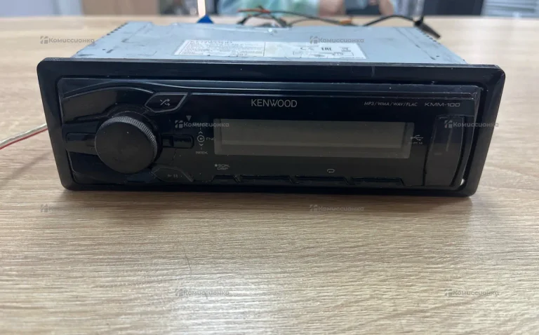 Автомагнитола  Kenwood KMM-100