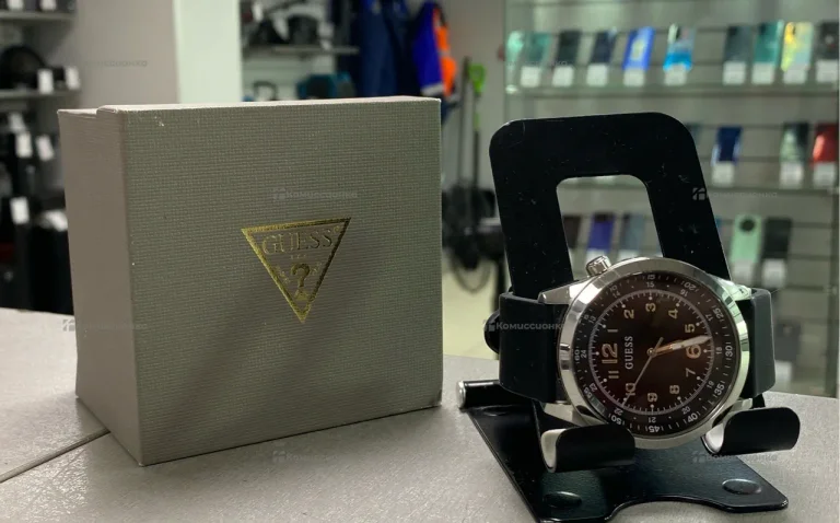 Часы Guess