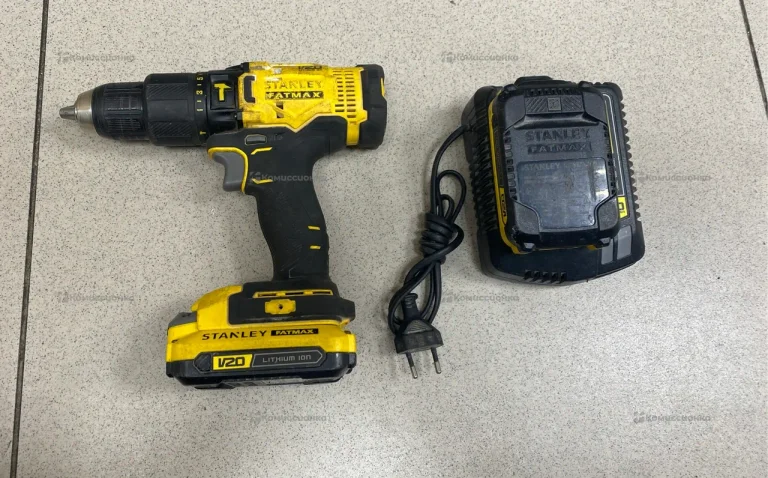 Ударная дрель-шуруповерт Stanley Fatmax SCD711C2K